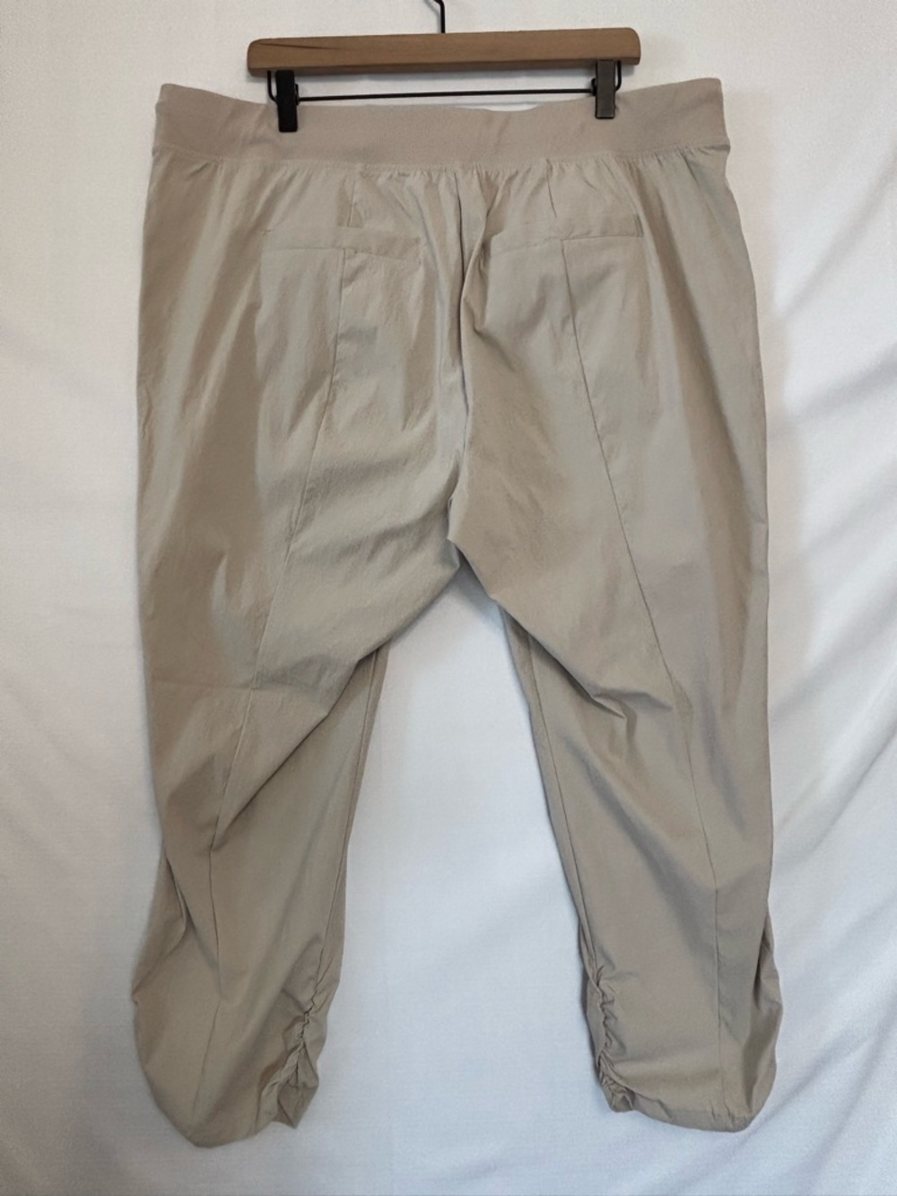 TORRID HAPPY CAMPER Beige Crop Active Pant Size 2 - Picture 3 of 7
